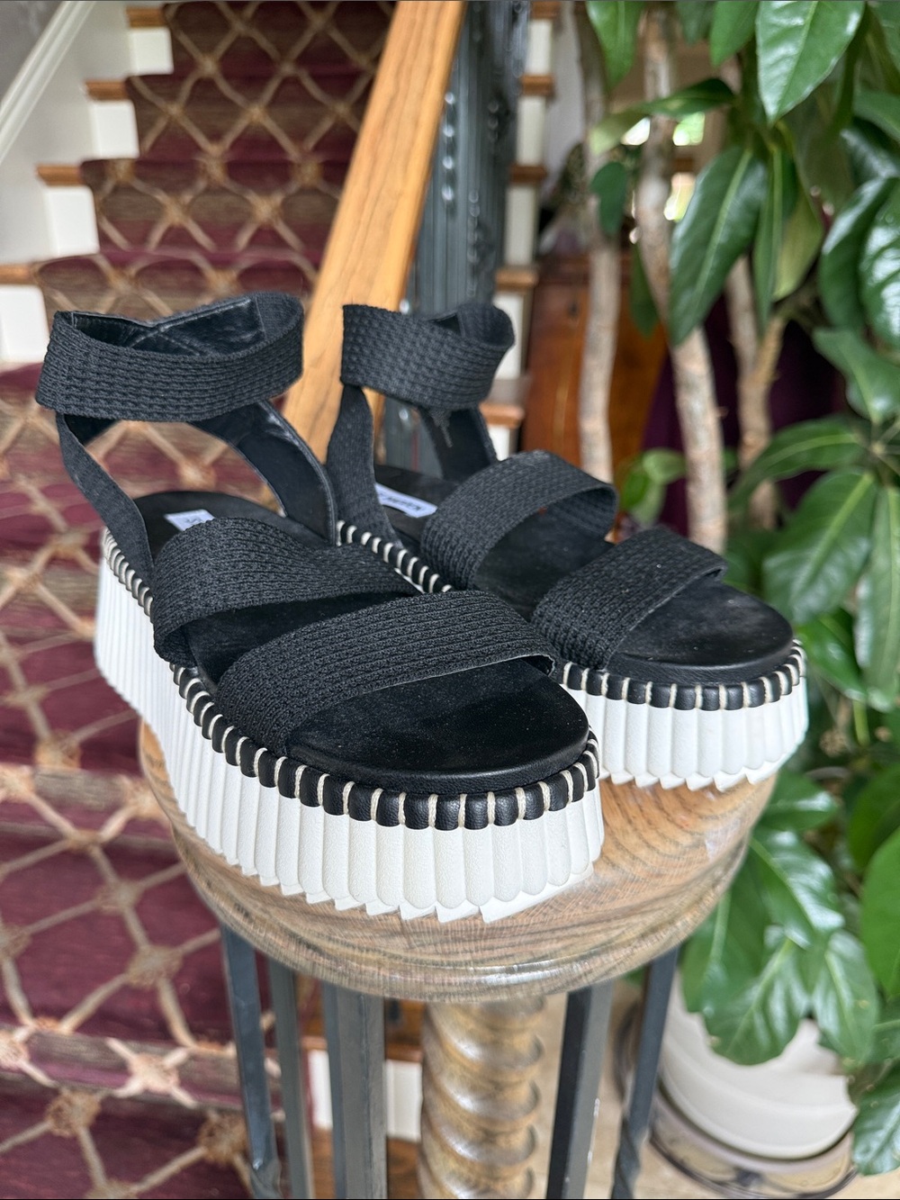 STEVE MADDEN SHELLI sandal, excellent condition size 7 1/2 - Picture 3 of 12